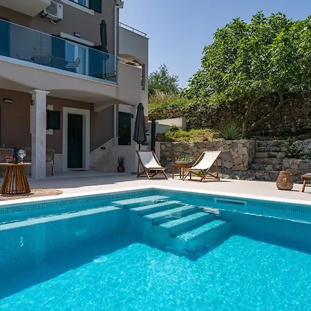 Obzor With A Heated Pool Villa